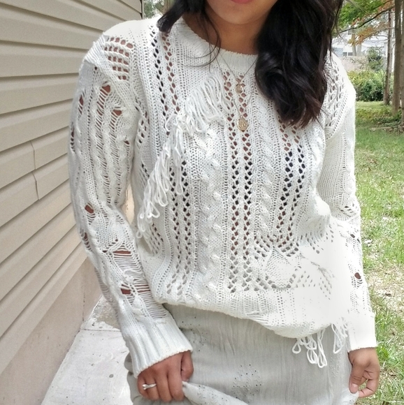 𝙇𝘼𝙎𝙏 𝙊𝙉𝙀 |ROSÉ ALL DAY IVORY FRINGE SWEATER - Picture 9 of 15